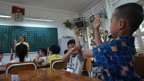 A soft skill training class for kindergarten children in Luong Dinh Cua Primany School (Photo: Tuoitre)